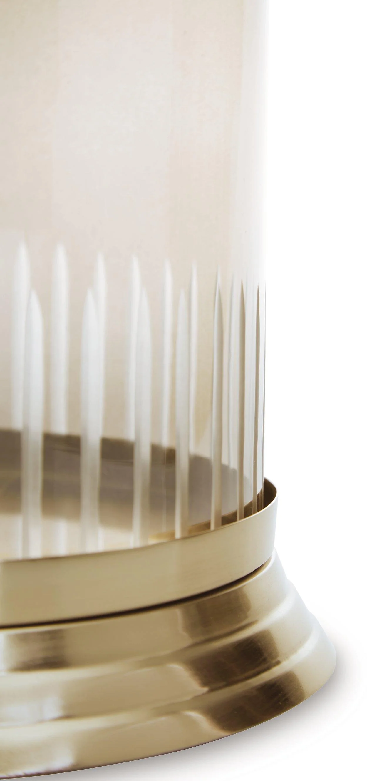 Aavinson Candle Holder - Image 12