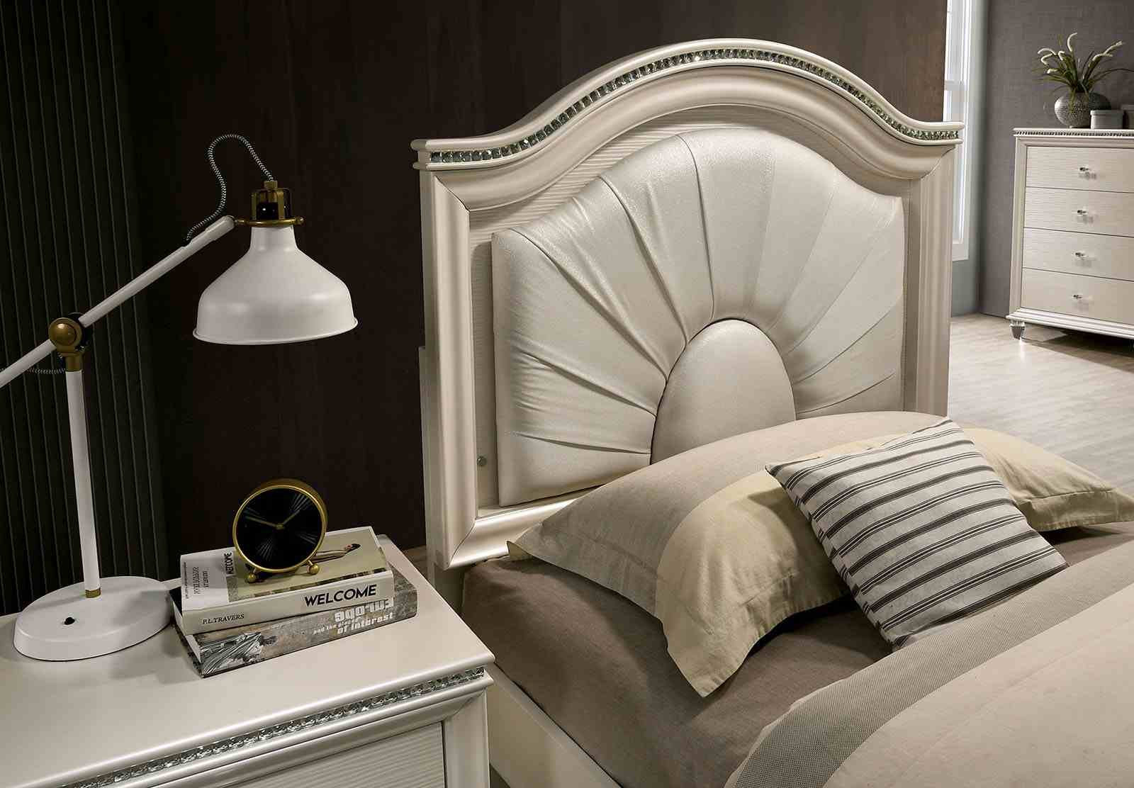 Allie 4 Pc. Twin Bedroom Set - Image 4