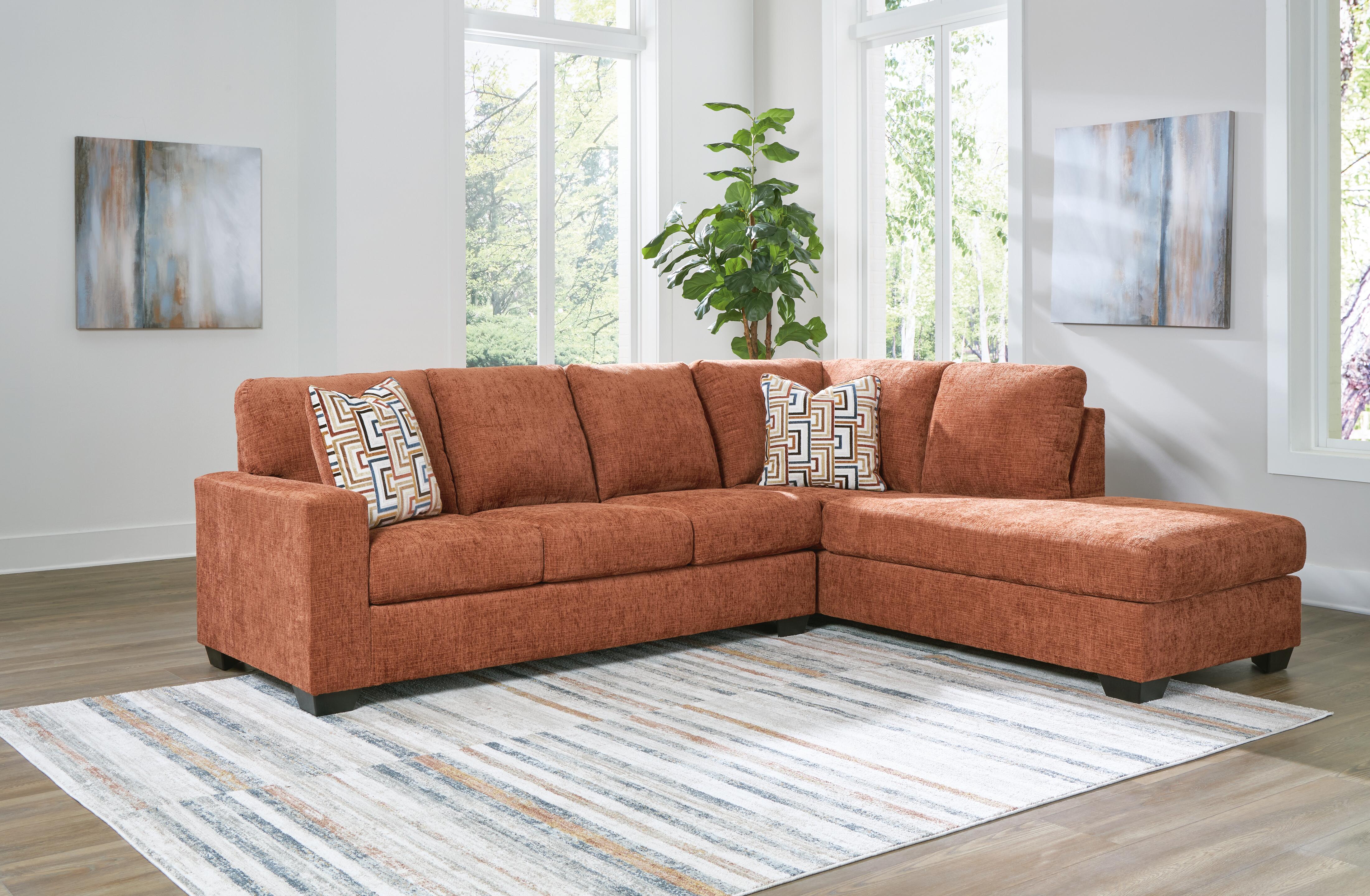Aviemore Sectional with Chaise - Image 36