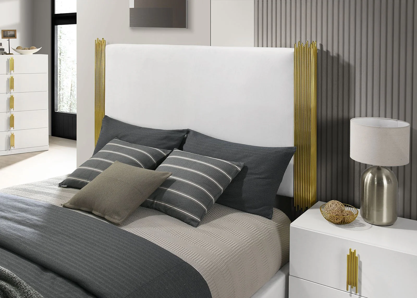 Basildon 4 Pc. Queen Bedroom Set - Image 2