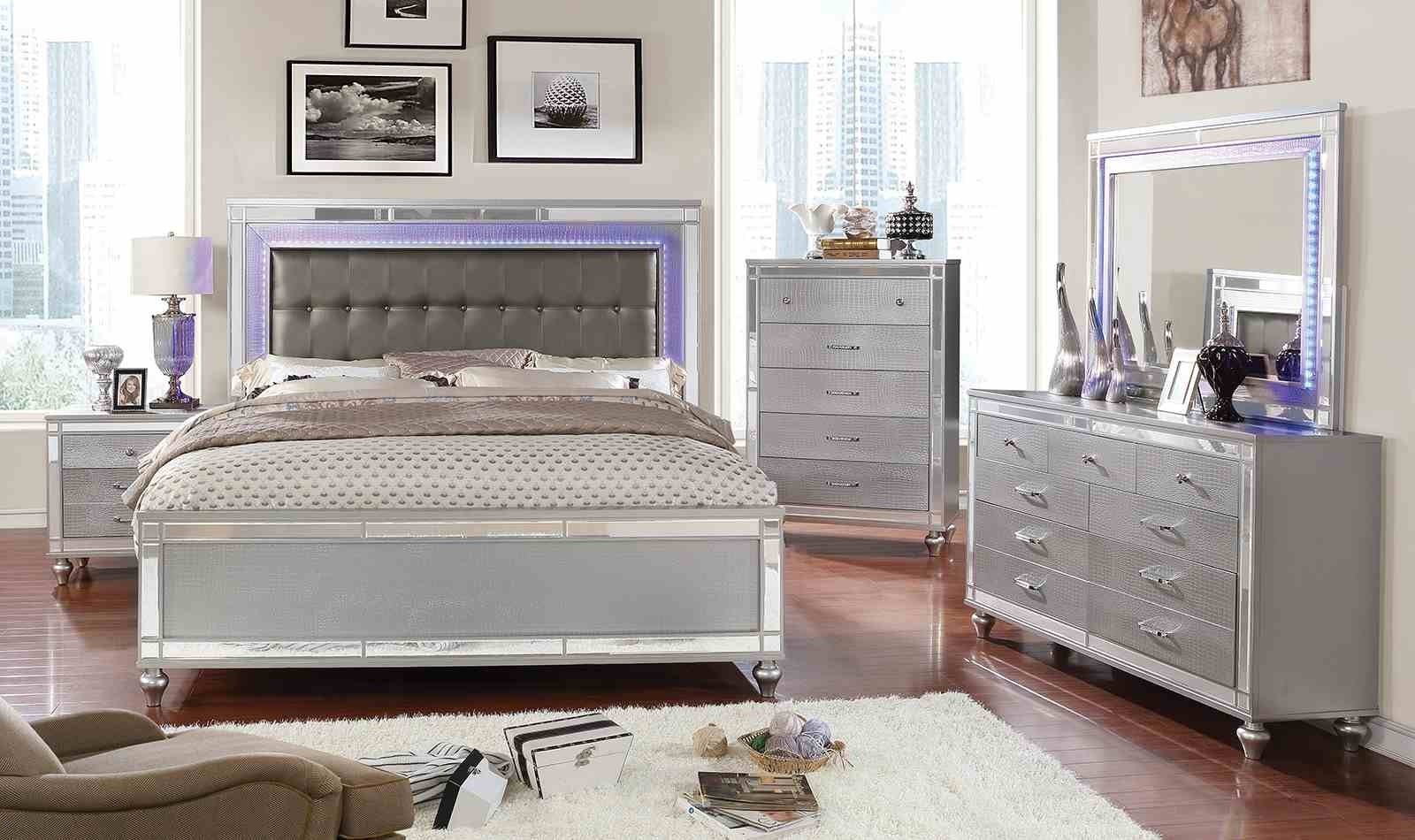 Brachium Nightstand, Silver - Image 2