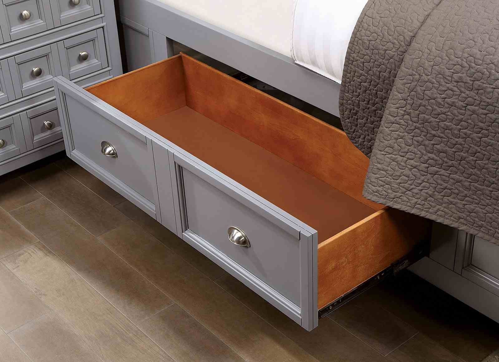 Castlile Queen Bed, Gray - Image 3