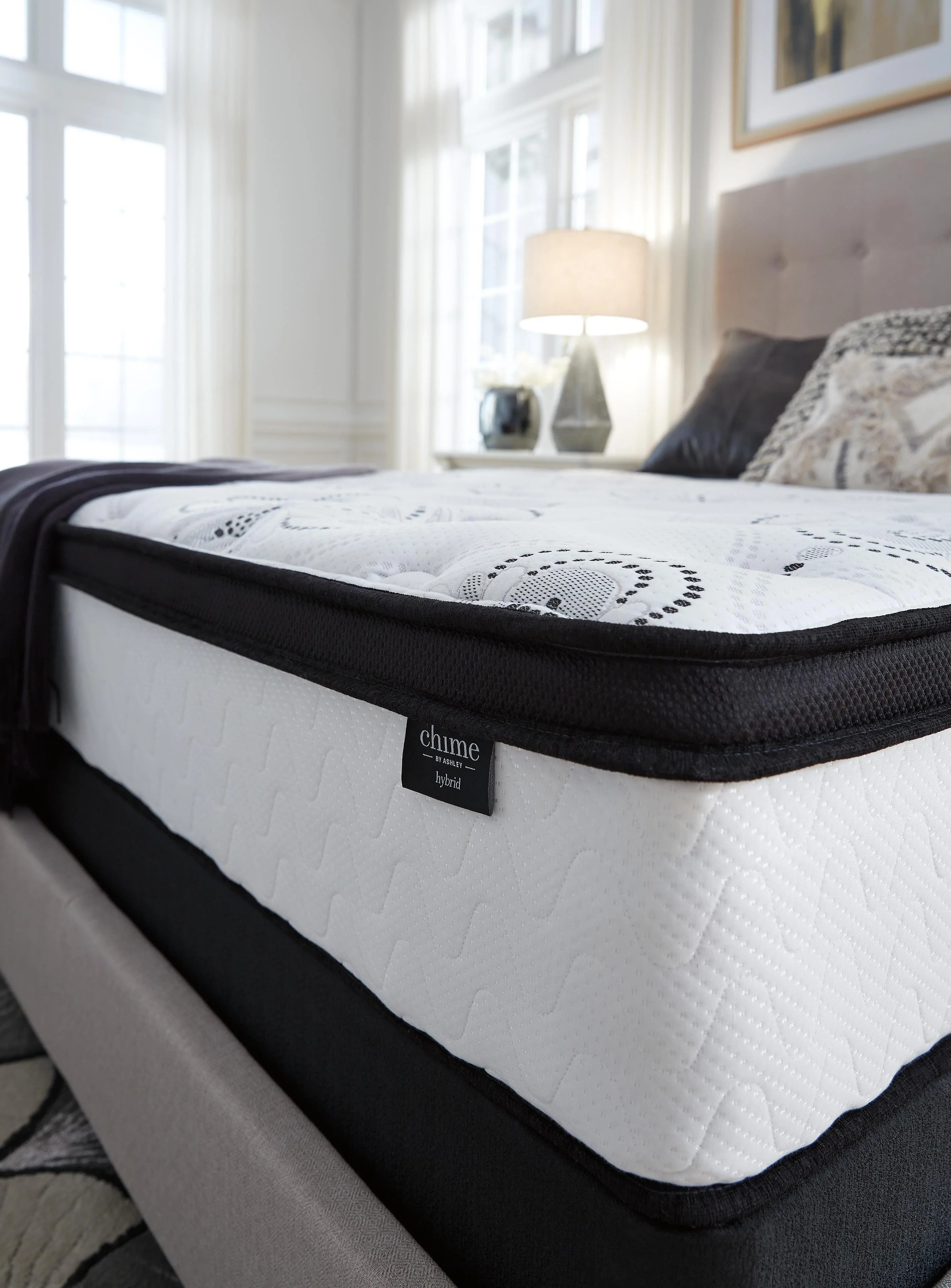 Chime 12 Inch Hybrid Mattress in a Box - Image 34