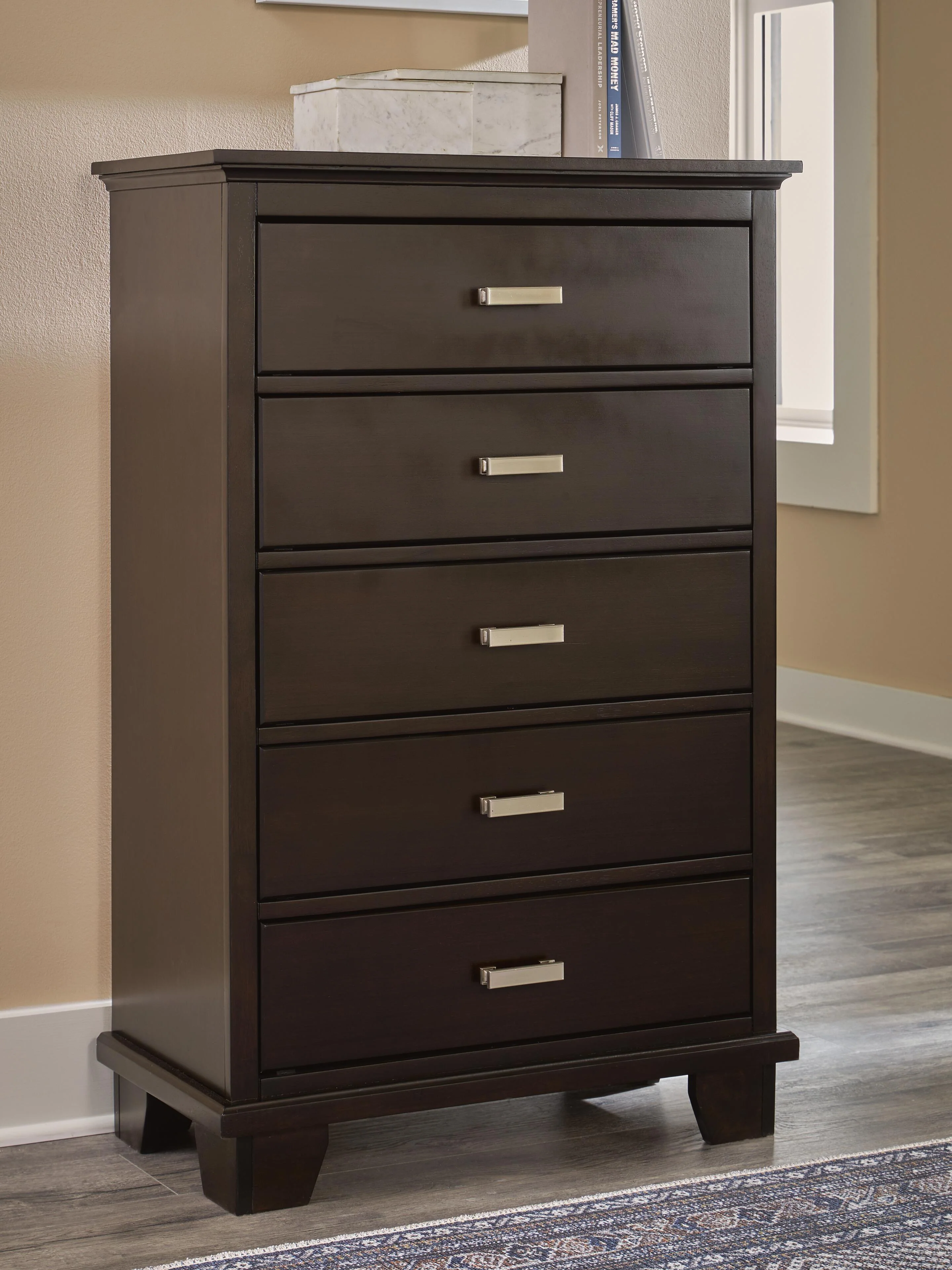 Covetown Chest of Drawers - Image 7