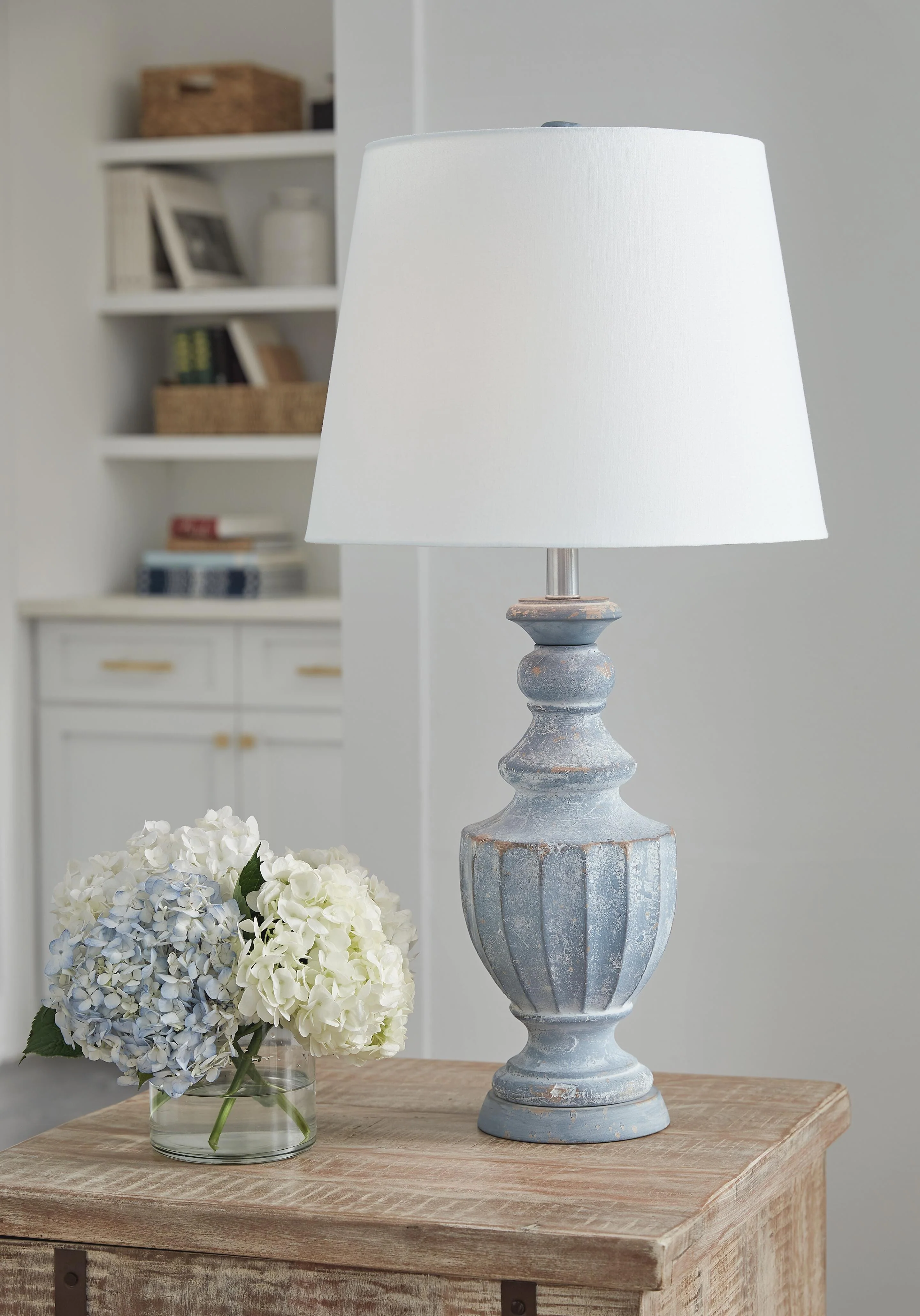 Cylerick Table Lamp - Image 2
