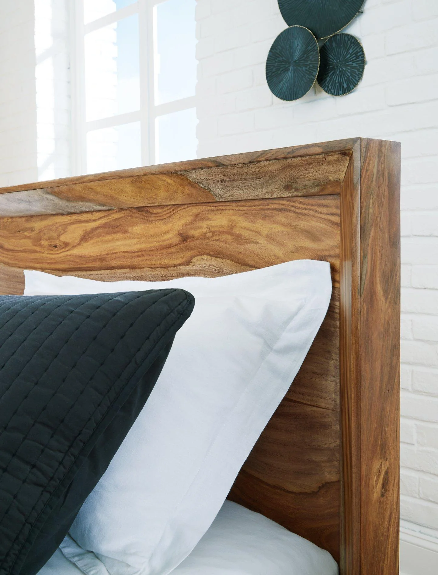Dressonni Bed - Image 15