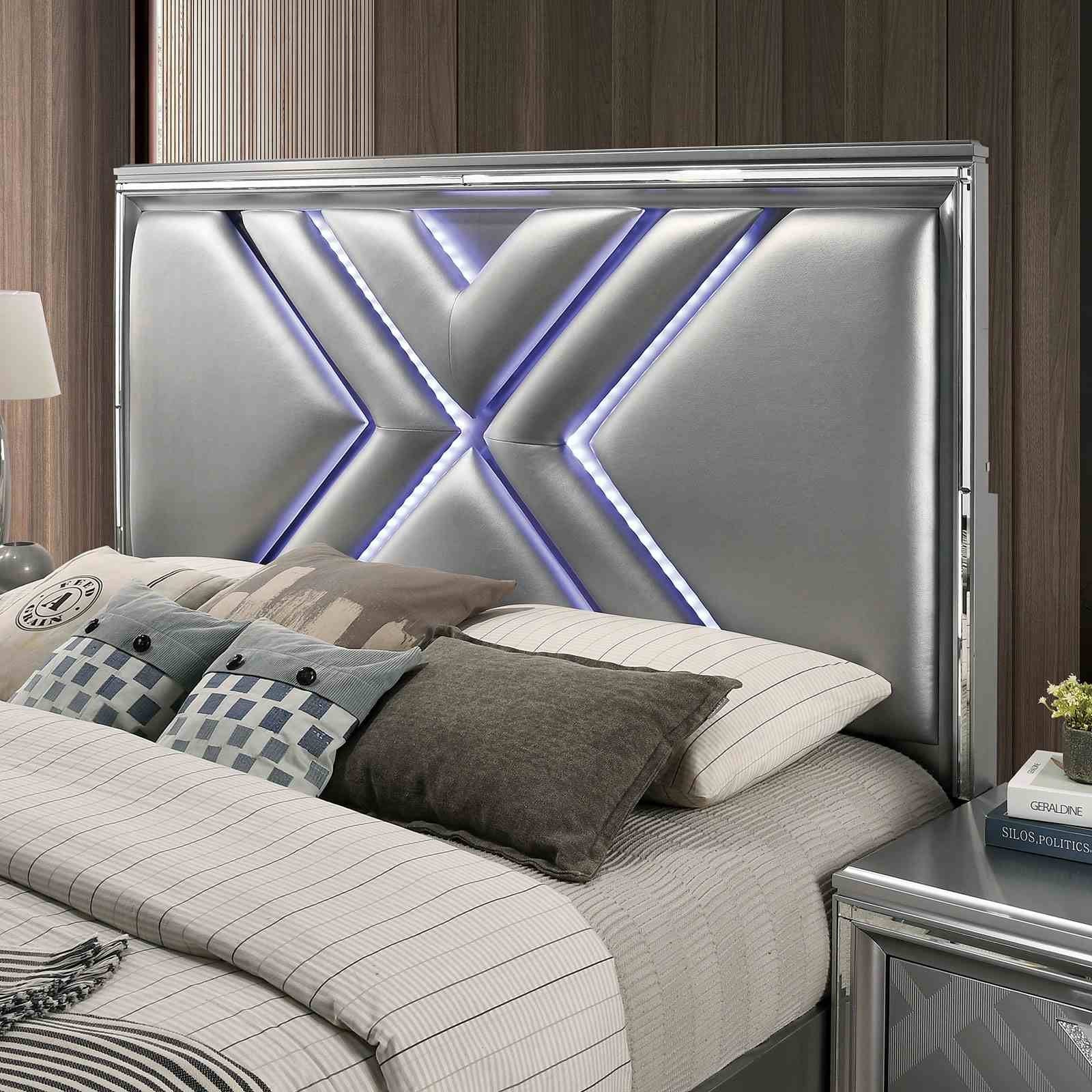 Emmeline E.King Bed, Silver - Image 3