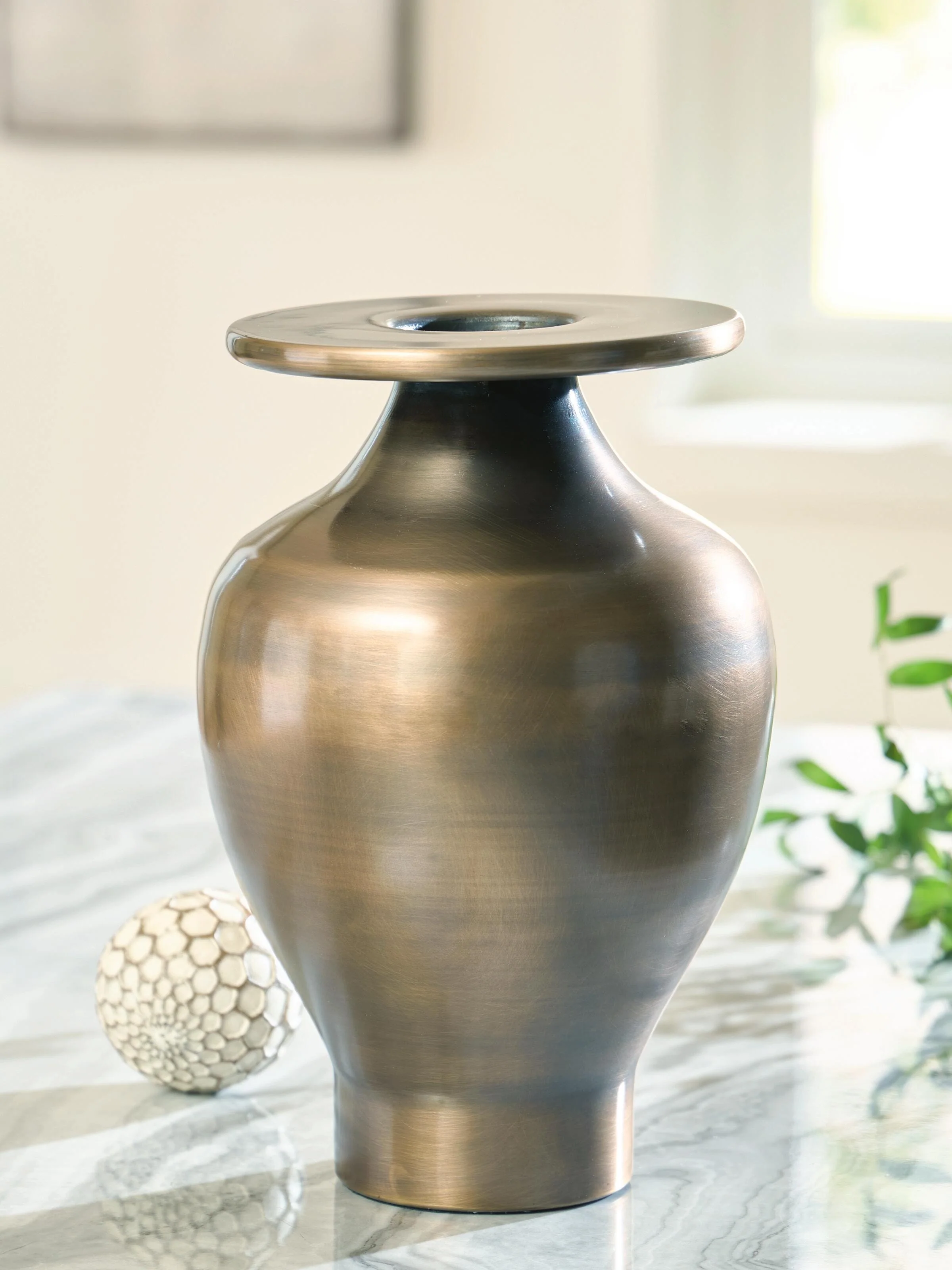 Fedorleigh Vase - Image 2