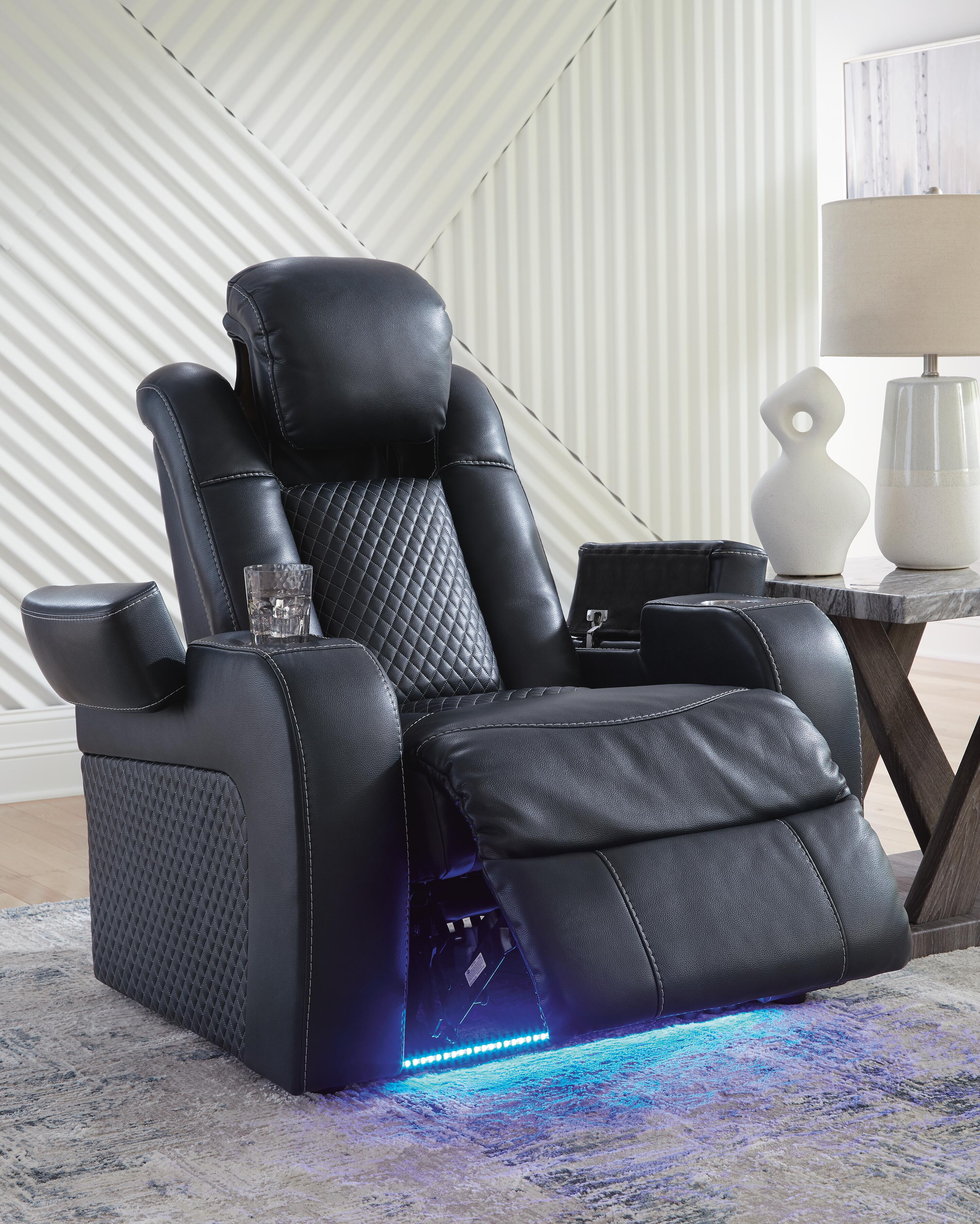 Fyne-Dyme Power Recliner - Image 17