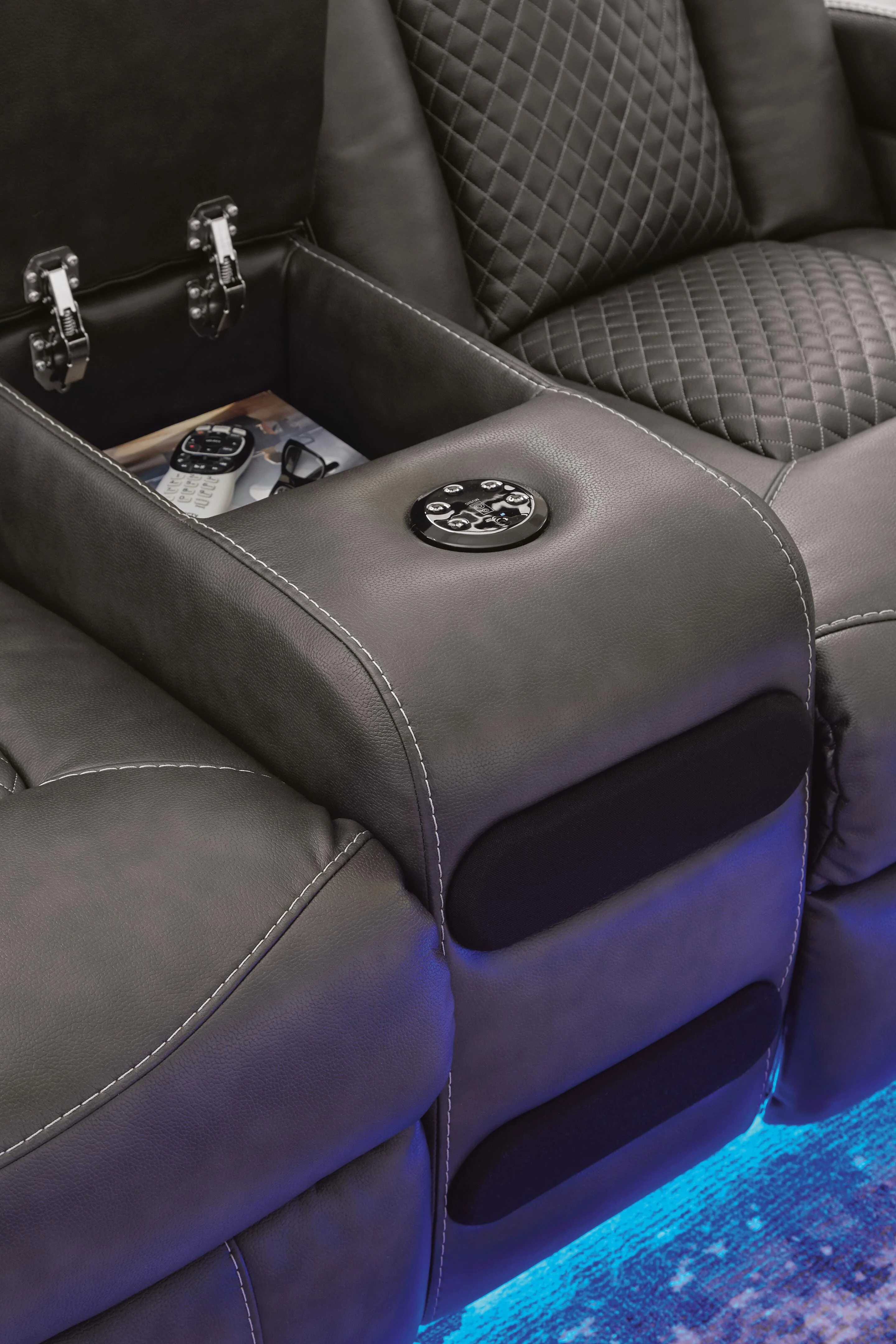 Fyne-Dyme Power Reclining Loveseat with Console - Image 11