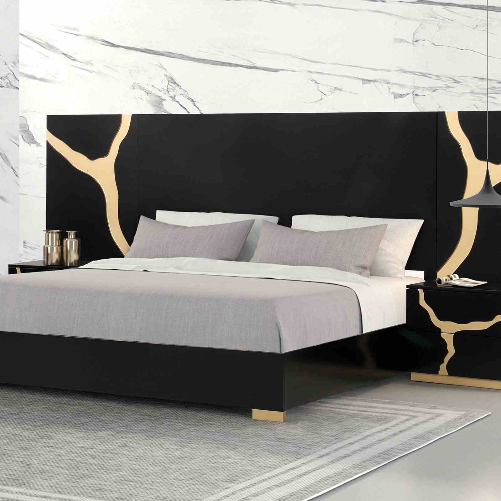 Goldsberg E.King Panel Bed w/ Extended Panel, Black/Gold