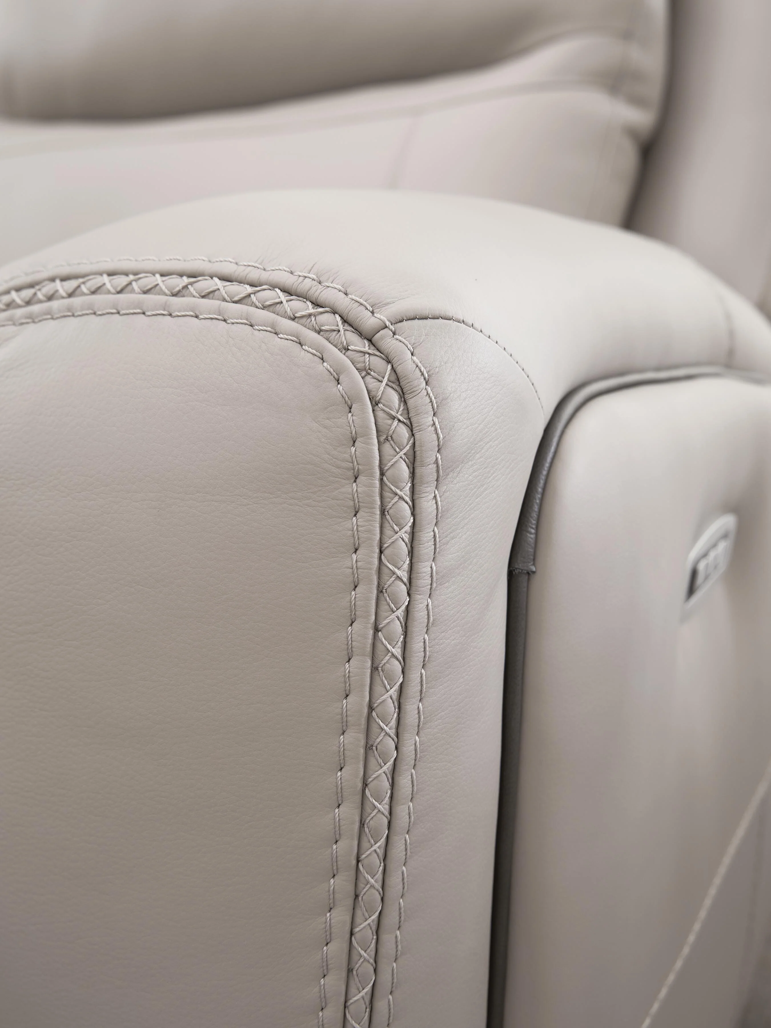 Gravier Power Reclining Sectional - Image 23