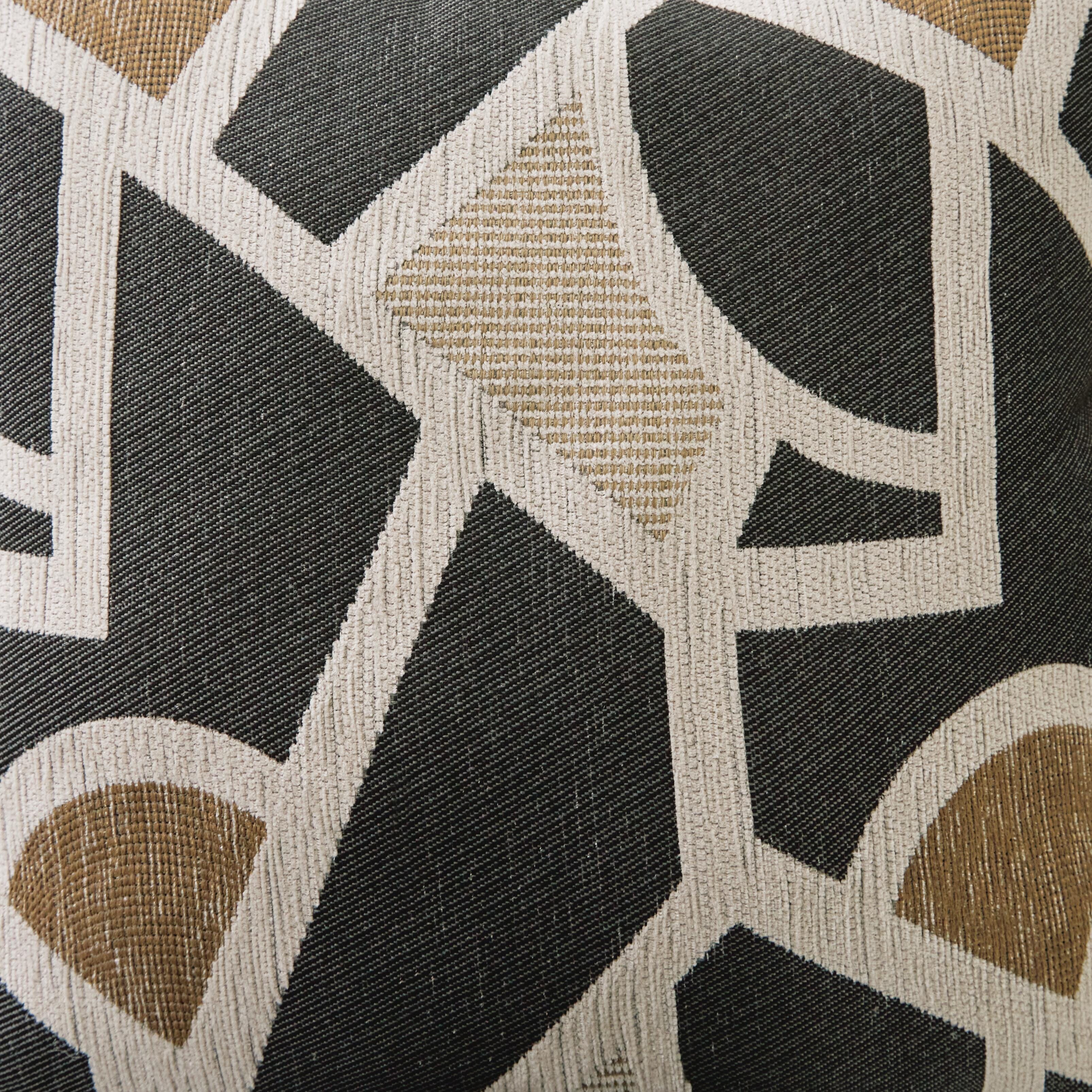 Heartcort Oversized Chair - Image 6