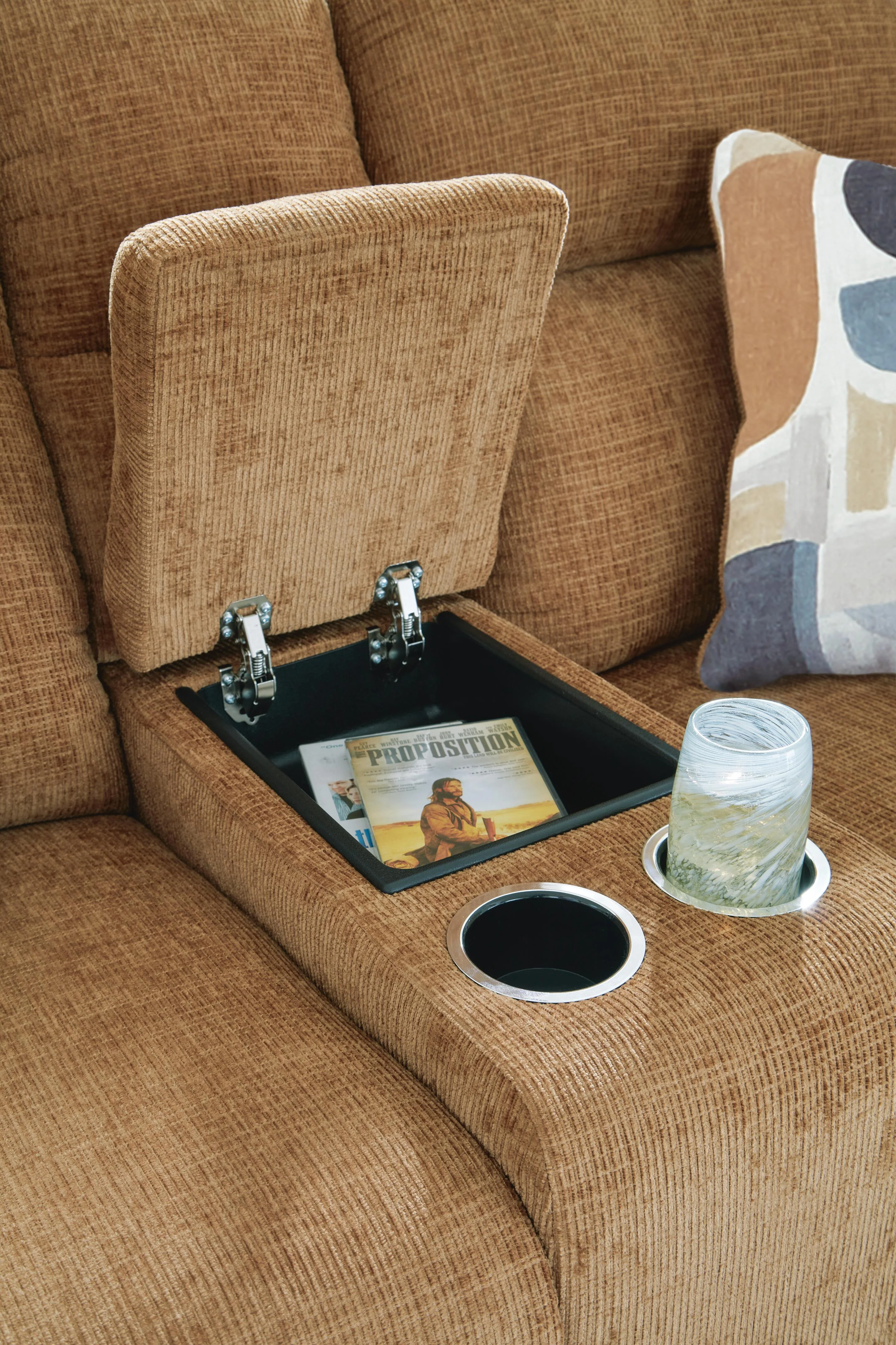 Kanlow Living Room Set - Image 5