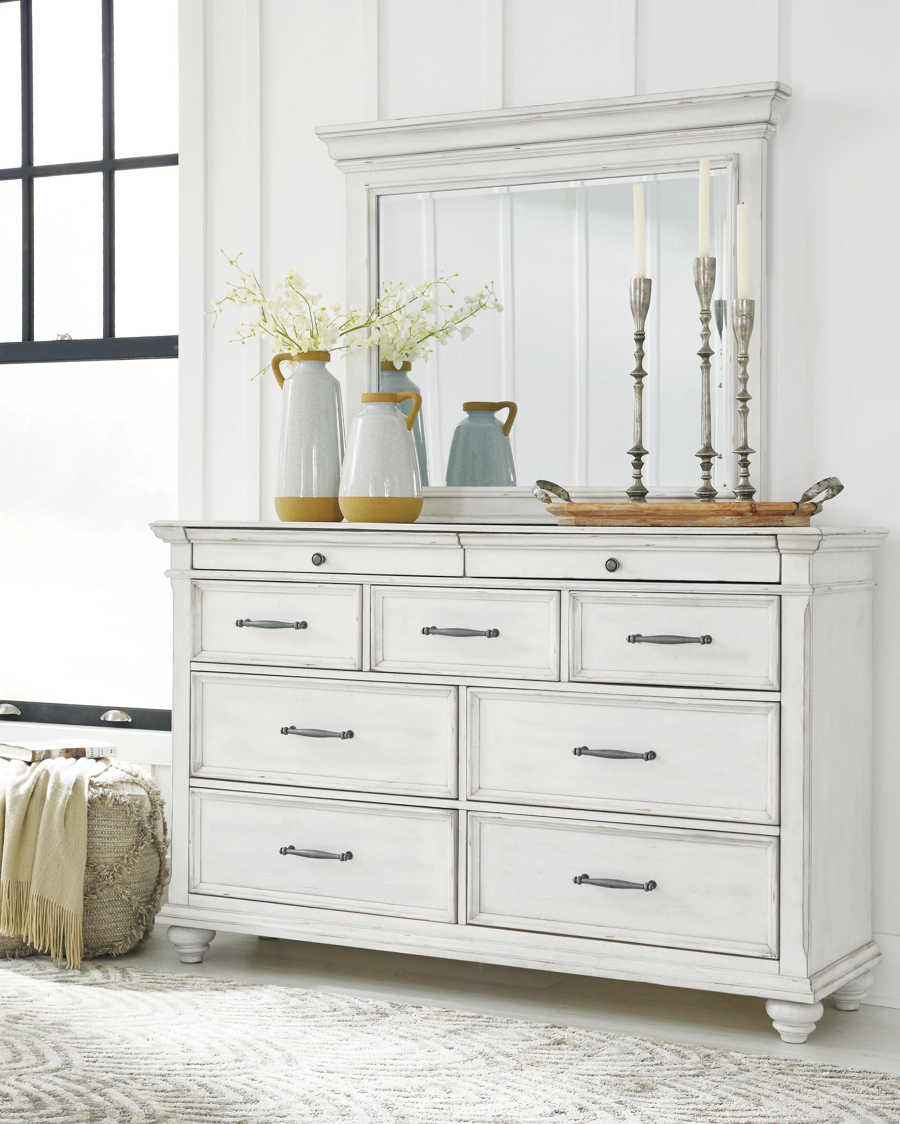 Kanwyn Dresser and Mirror - Image 2