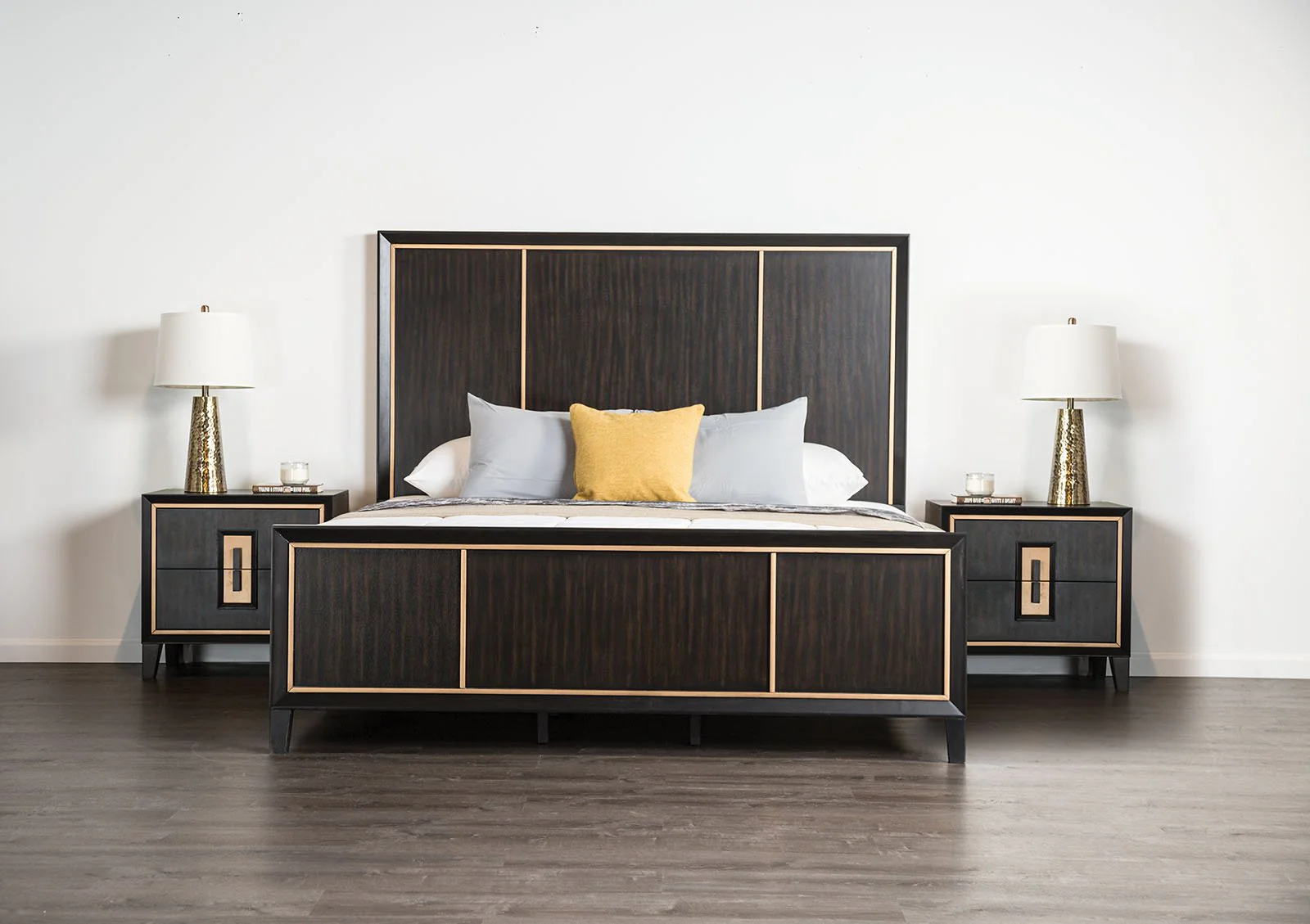 Kenyada E.King Bed, Espresso - Image 2