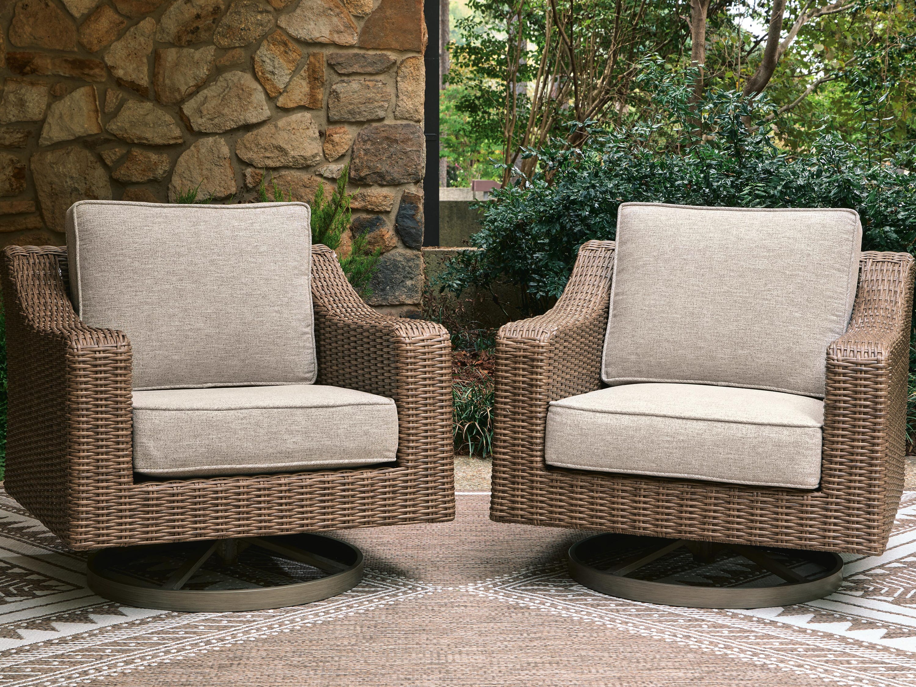 Laguna Heights Swivel Lounge with Cushion - Image 5
