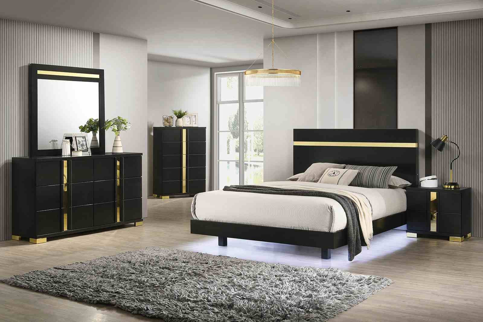 Lillestrom E.King Bed, Black/Gold
