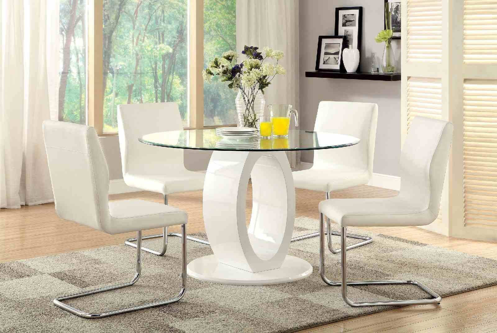 Lodia I Round Dining Table