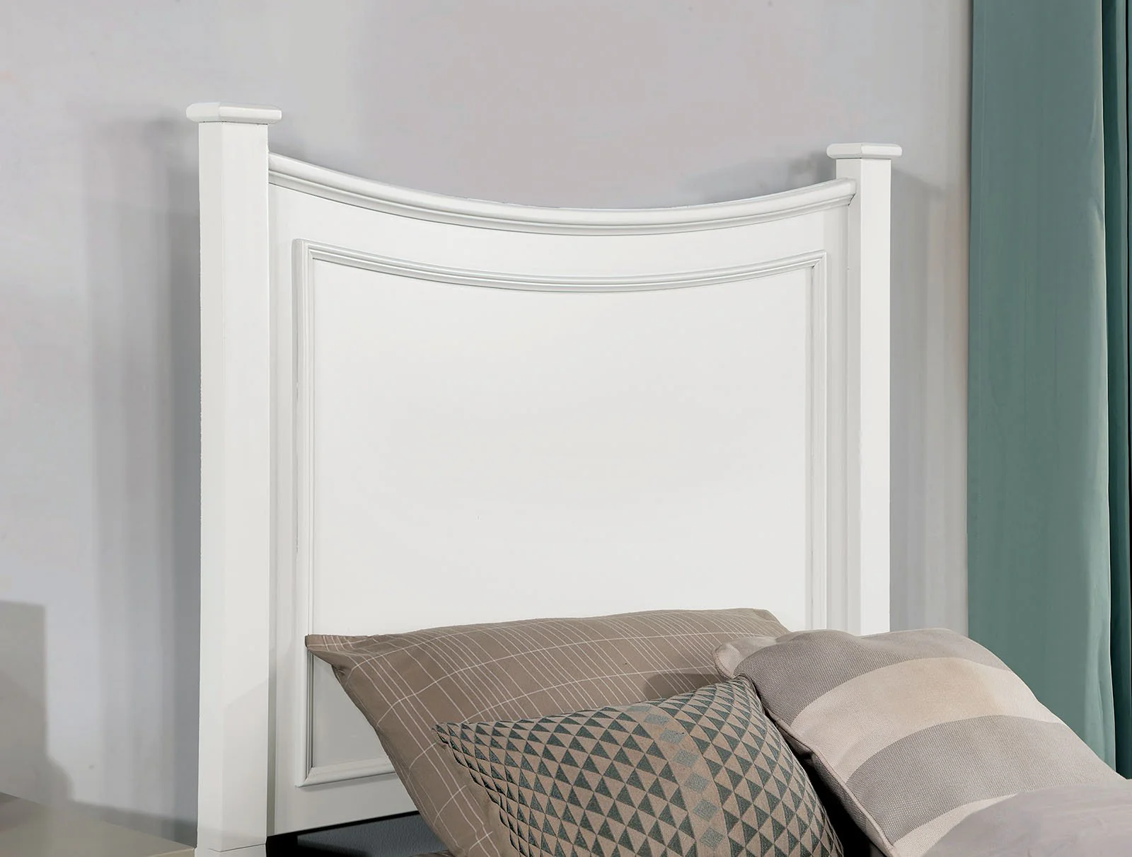 Lycoris 4 Pc. Full Bedroom Set - Image 2