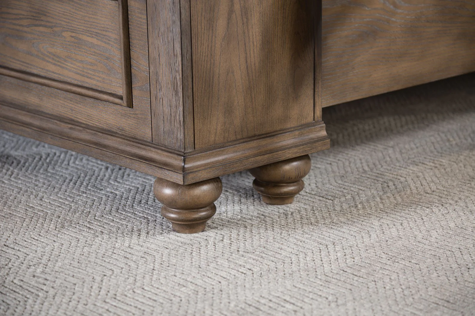 Philomath E.King Bed, Aged Oak - Image 4