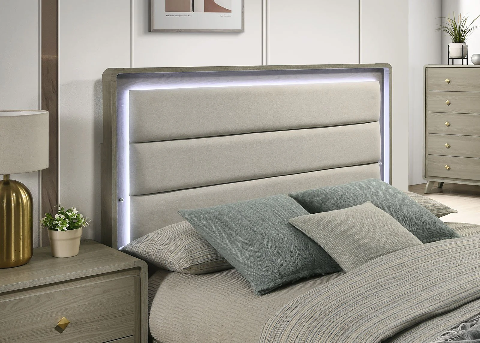 Rainier E.King Bed, Gray - Image 3