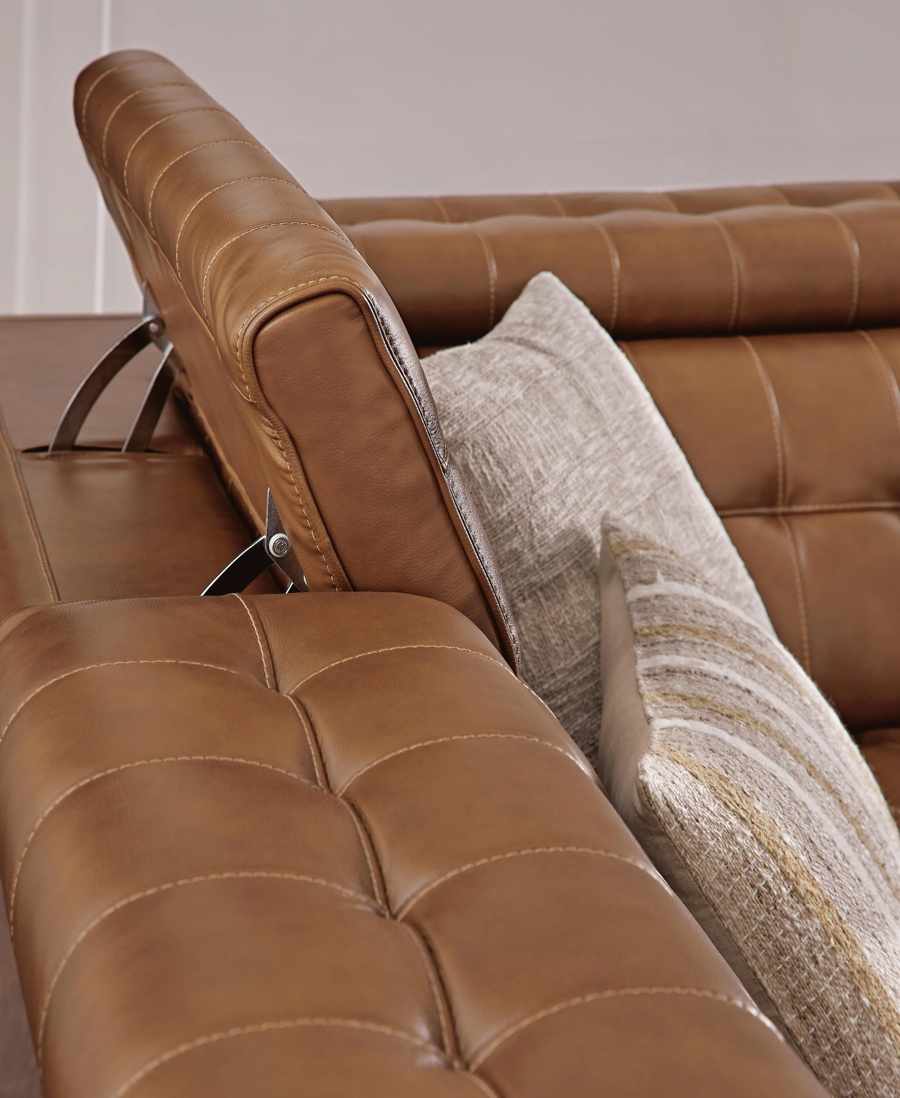 Temmpton Reclining Sectional - Image 21