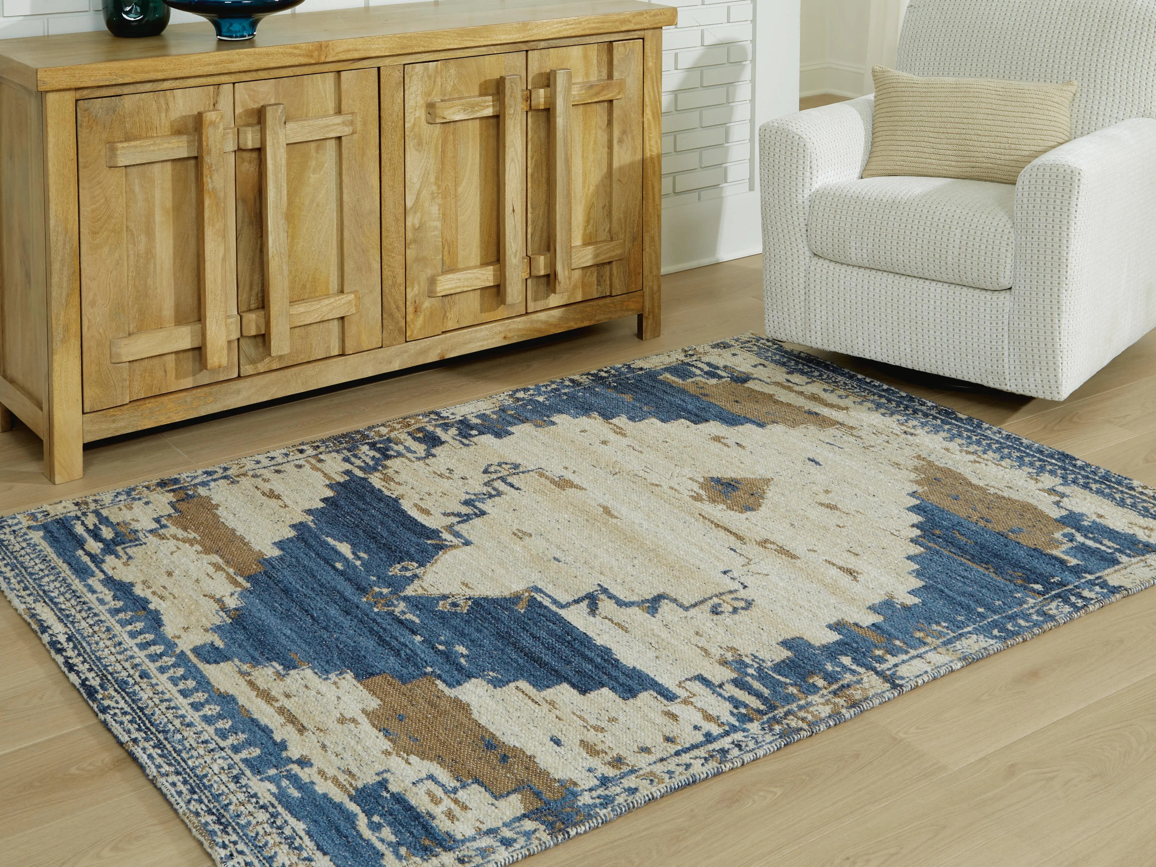 Varnler Rug - Image 2