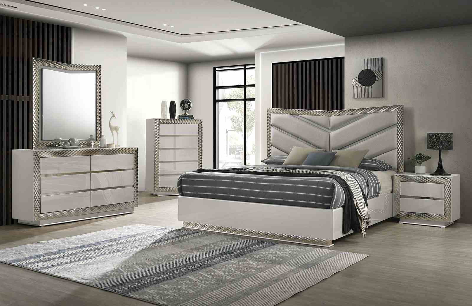 Ventnor 5 Pc. Queen Bedroom Set w/ Chest